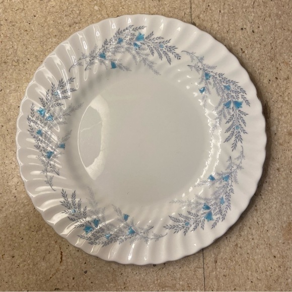 Belbrachen Bone China Vintage Dinner Plate S696 by Minton and made in England - Picture 9 of 9